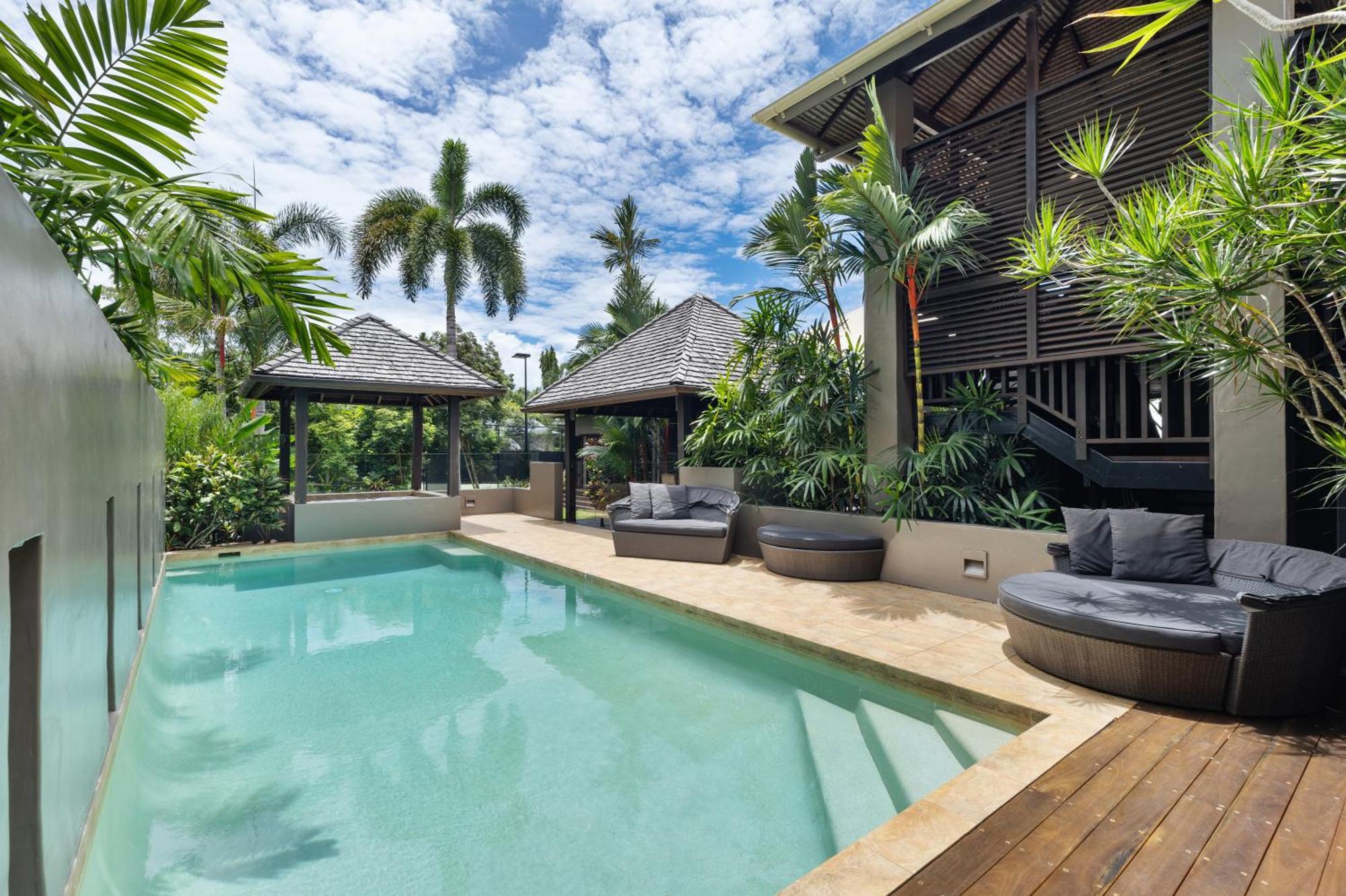 Вилла The Bali House - Beachfront Mirage Порт Дуглас Экстерьер фото